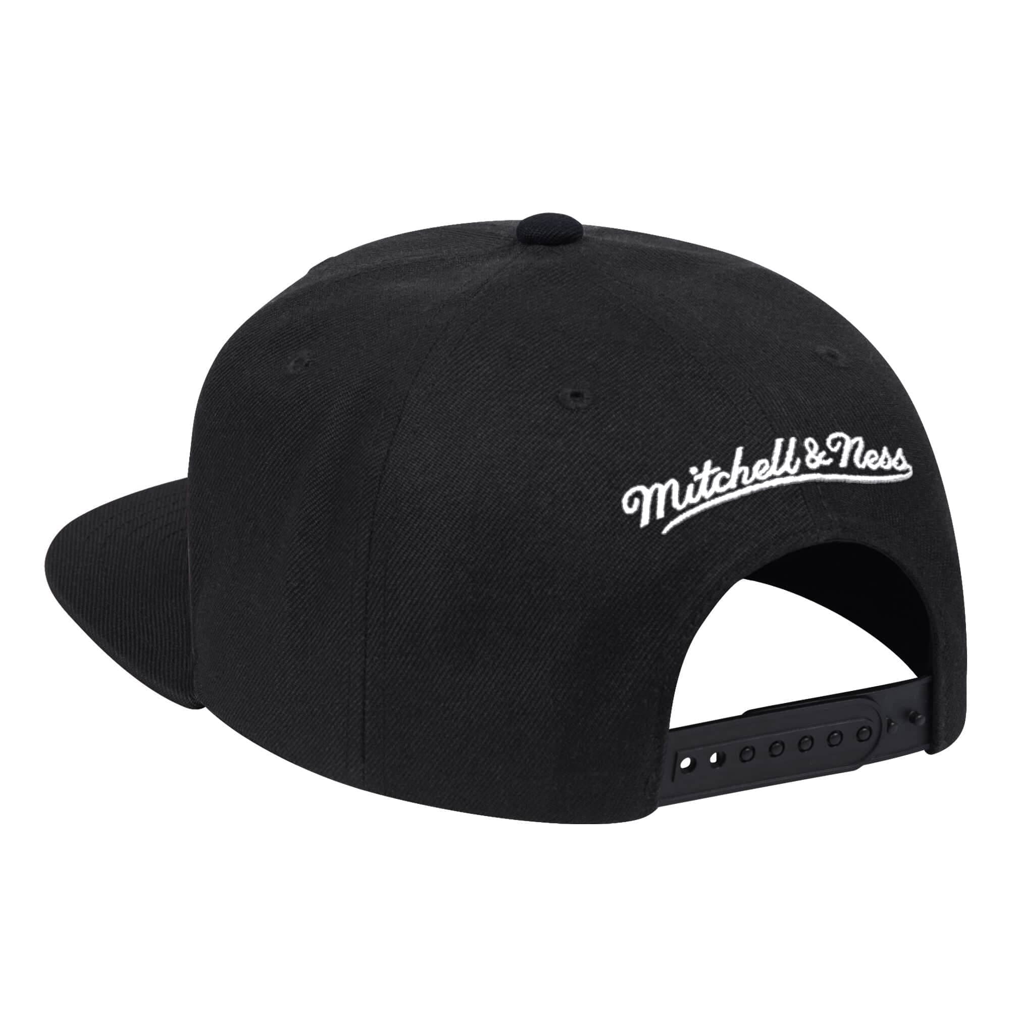 Mitchell-Ness-XL-BWG-Snapback-Los-Angeles-Lakers-Hat-1