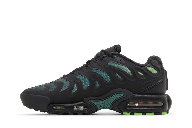 air-max-plus-drift-black-green-strike-fd4290-006_02