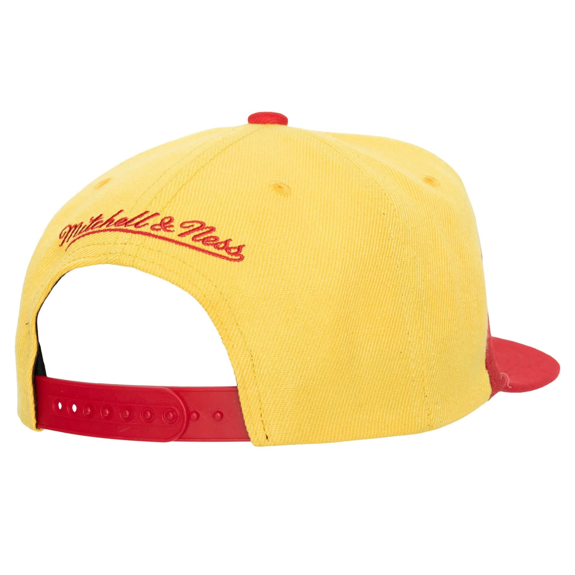 Mitchell-Ness-Sharktooth-Snapback-HWC-Houston-Rockets-Hat-1