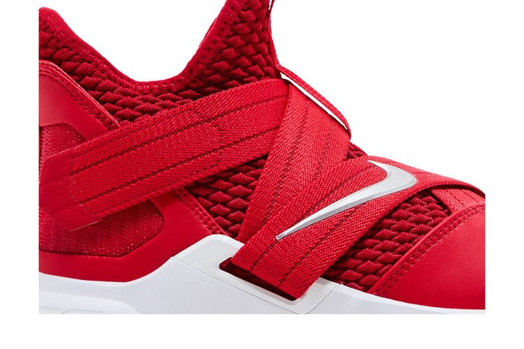 lebron-soldier-12-tb-university-red-at3872-603_01