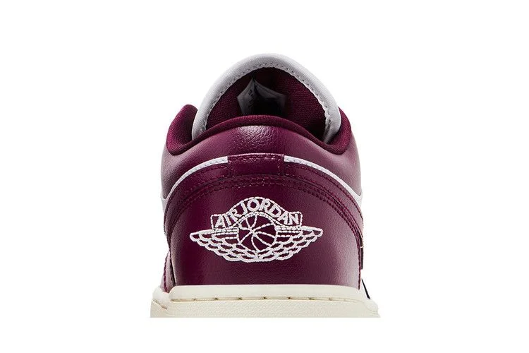Кроссовки Wmns Air Jordan 1 Low 'Bordeaux'