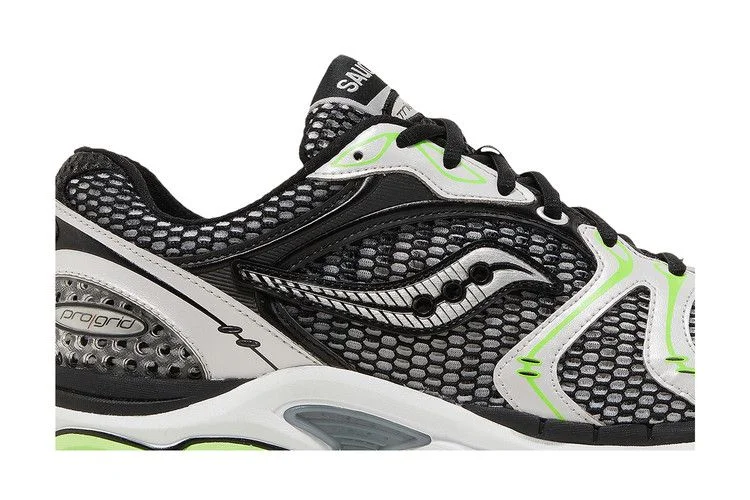 Кроссовки Saucony ProGrid Triumph 4 'Black Silver Fluo Green'