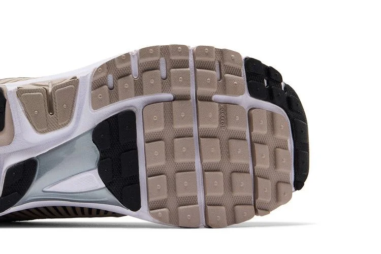 Кроссовки Nike Air Zoom Vomero 5 'College Grey'