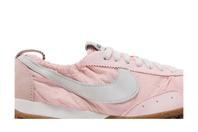 jacquemus-x-wmns-nike-moon-shoe-sp-aluminum-pink-hv8547-601_2