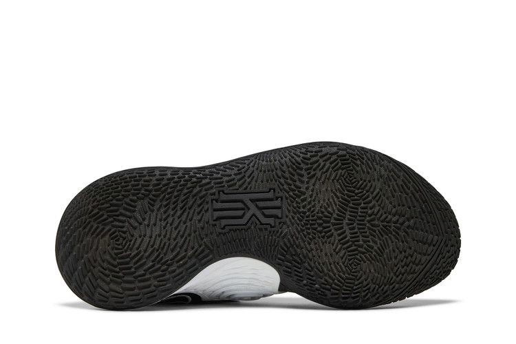 Кроссовки Nike Kyrie Low 3 TB 'Black White'