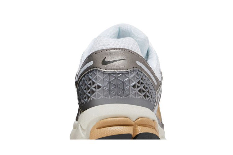 Кроссовки Nike Air Zoom Vomero 5 'Metallic Pewter'