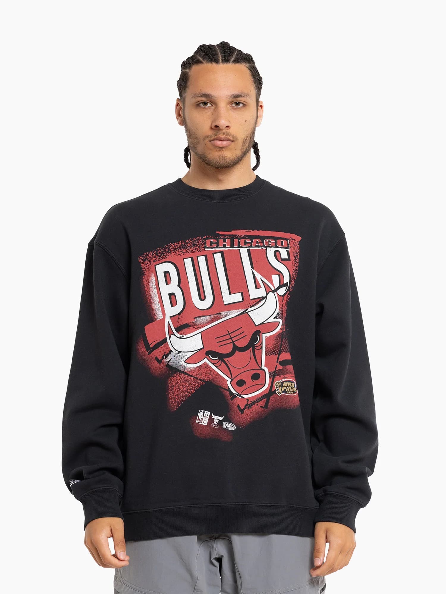 Mitchell-Ness-Chicago-Bulls-Vintage-Abstract-NBA-Crewneck-1