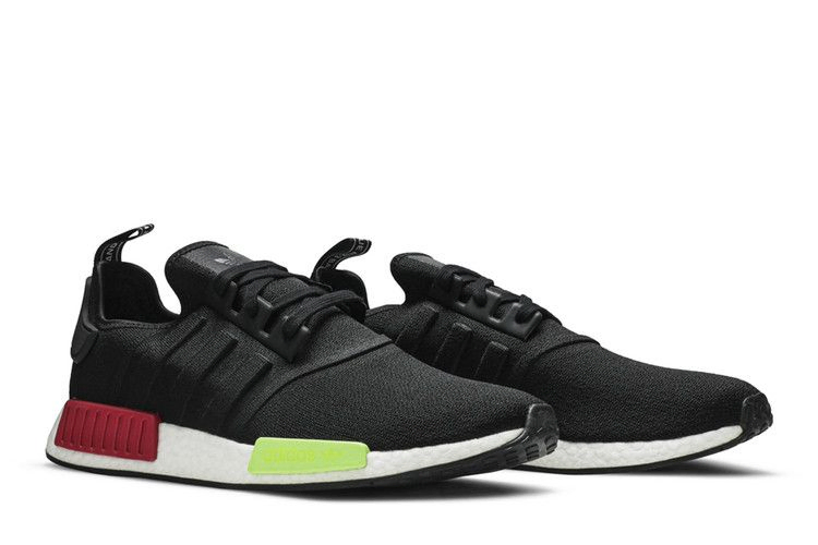 nmd_r1-black-pink-solar-ee5100_07