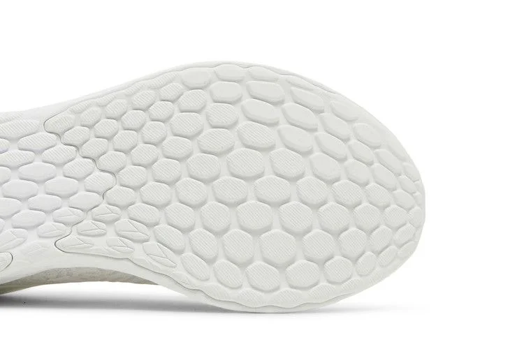 Krossovki-New-Balance-Fresh-Foam-Tempo-White-4
