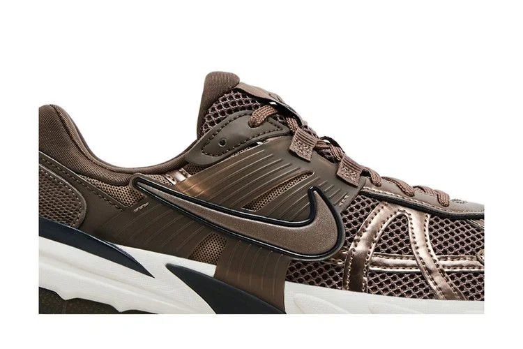Krossovki-Nike-Wmns-V2K-Run-Mink-Brown-1