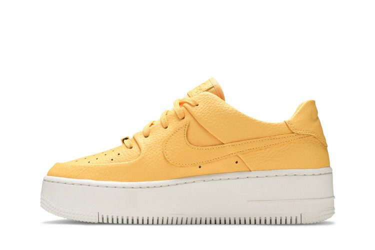 Кроссовки Nike Wmns Air Force 1 Sage Low 'Topaz Gold'