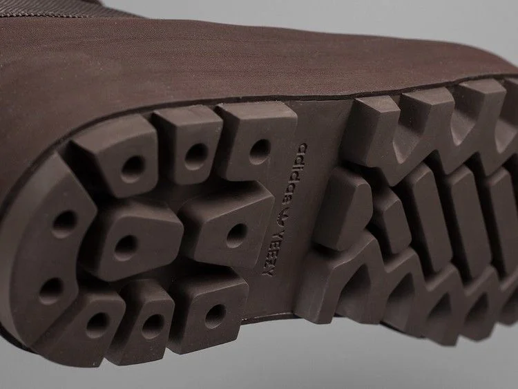 Adidas-Yeezy-950-Boot-Chocolate-3