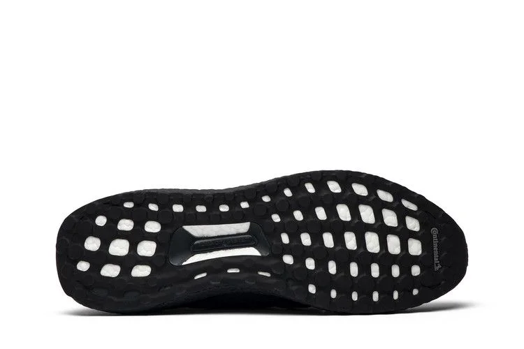Кроссовки Undefeated x adidas UltraBoost 1.0 'Blackout'
