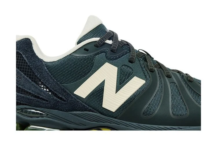 Krossovki-Stone-Island-x-New-Balance-ABZORB-1890-Deep-Forest-1