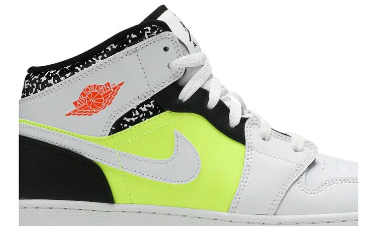 Krossovki-Air-Jordan-1-Mid-GS-Notebook-1