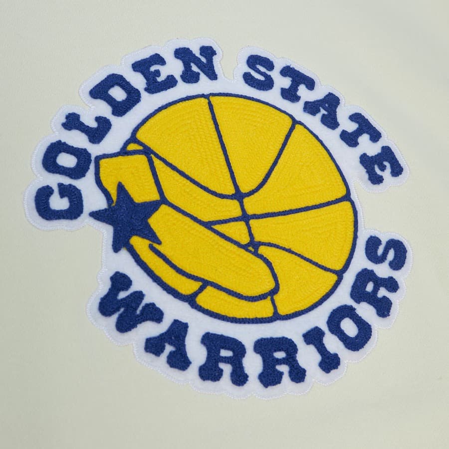 Худи Mitchell & Ness Cream Golden State Warriors Retro Chainstitch Heavyweight Pullover Hoodie