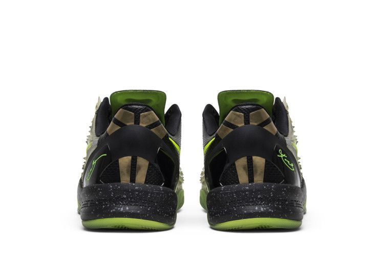kobe-8-system-ss-christmas-639522-001_05