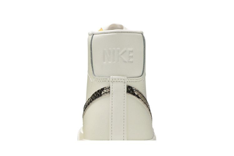 Кроссовки Nike Wmns Blazer Mid '77 SE 'Snakeskin'