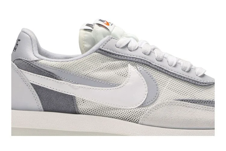Krossovki-sacai-x-Nike-LDWaffle-Summit-White-1