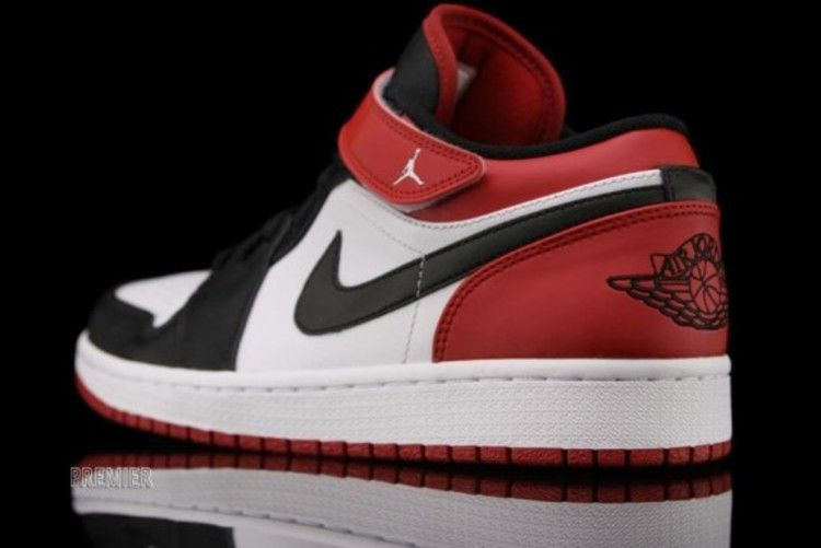 Кроссовки Air Jordan 1 Strap Low 'Black Toe'