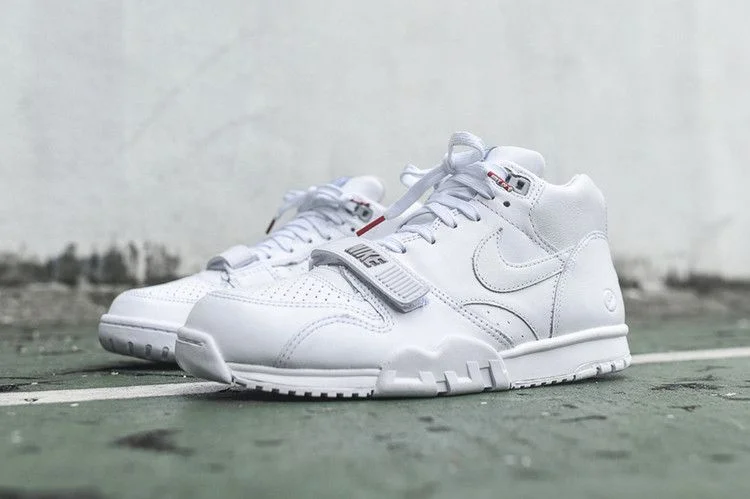Krossovki-Nike-Air-Trainer-1-Mid-SP-Fragment-White-Wolf-Grey-2