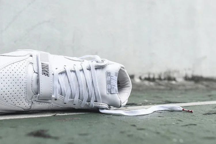 Krossovki-Nike-Air-Trainer-1-Mid-SP-Fragment-White-Wolf-Grey-3
