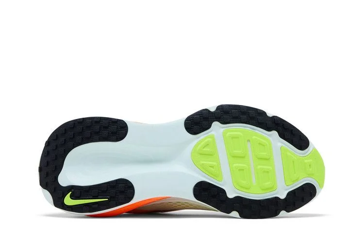 Кроссовки Nike Vomero 18 'Barely Green Hyper Crimson'