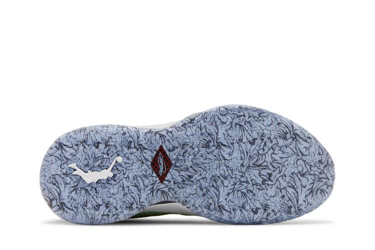 lebron-20-gs-christmas-dq8646-300_03