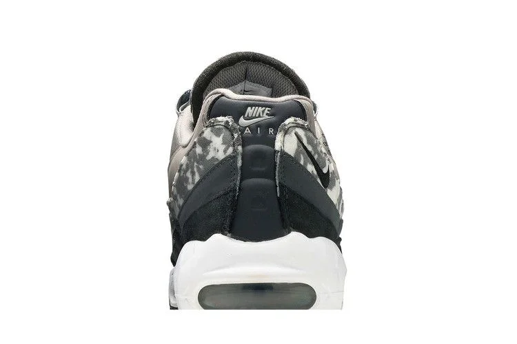 Кроссовки Nike Air Max 95 SE 'Enigma Stone Camo'