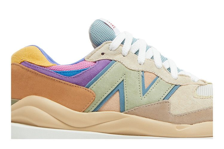 Кроссовки New Balance 57/40 'Calm Taupe Vibrant Apricot'