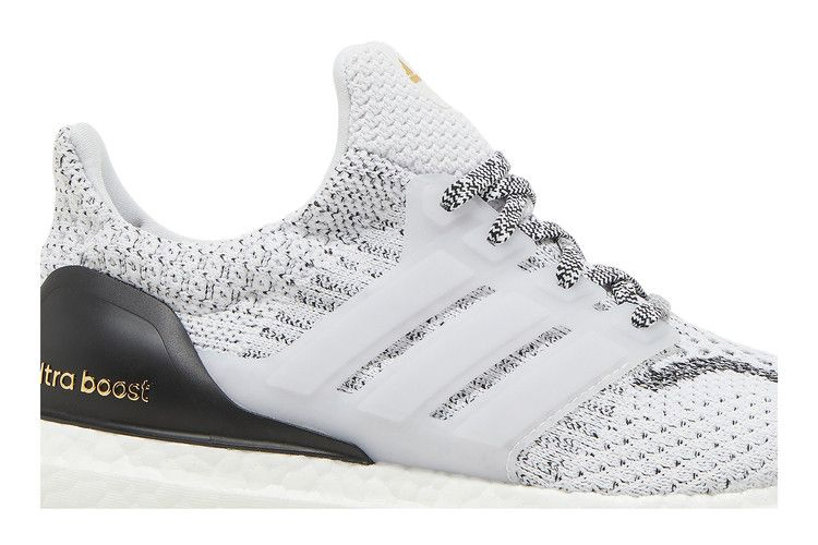 wmns-ultraboost-5-dna-white-black-gy6959_01