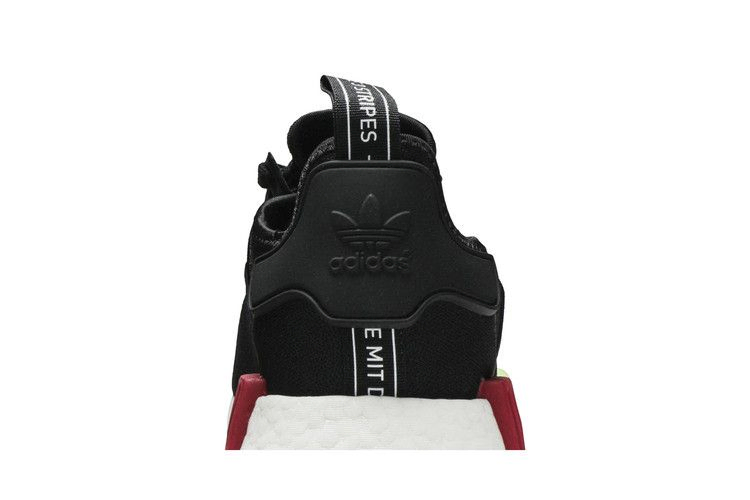 nmd_r1-black-pink-solar-ee5100_06