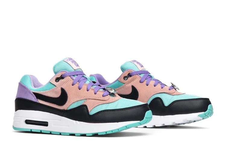 Krossovki-Air-Max-1-GS-Have-A-Nike-Day-7