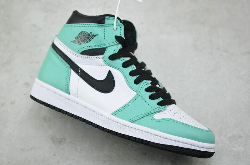 Wmns-Air-Jordan-1-Retro-High-Multi-Color-10