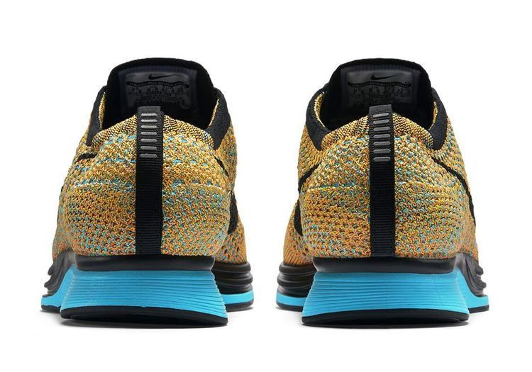 flyknit-racer-sherbet-526628-800_02