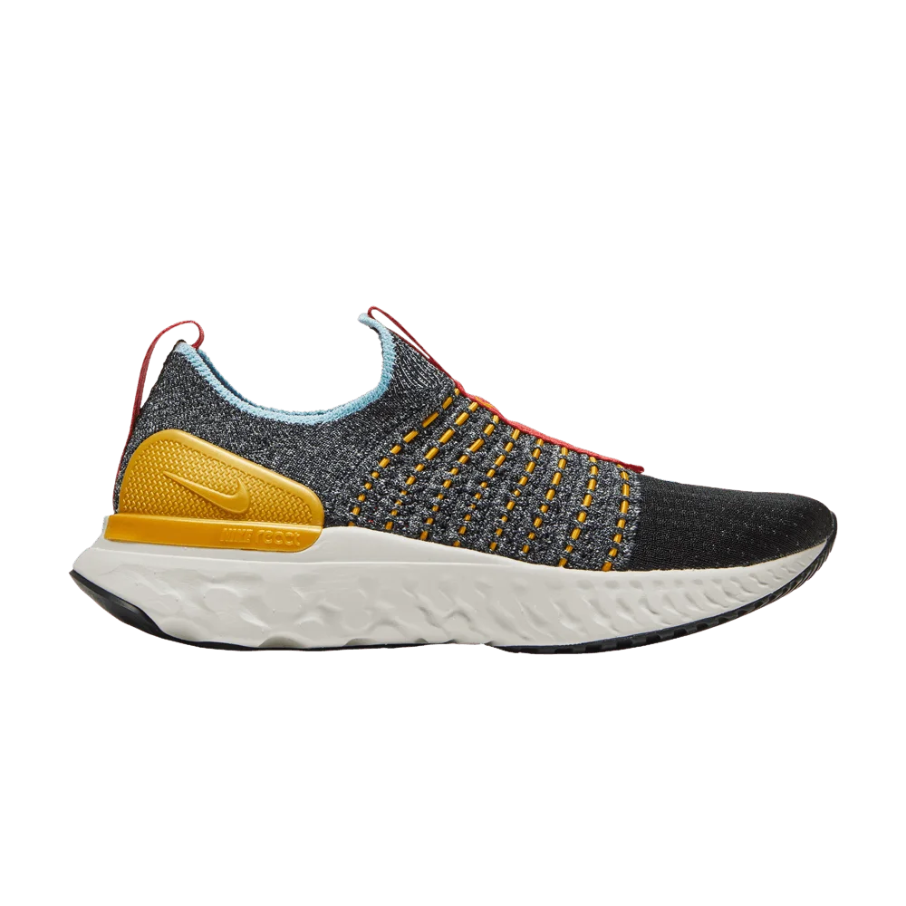 Krossovki-Nike-Wmns-React-Phantom-Run-Flyknit-2-Black-Phantom
