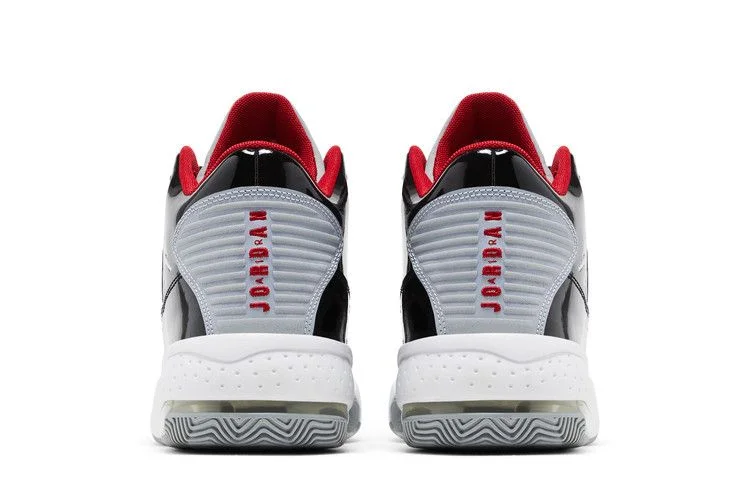 Krossovki-Air-Jordan-Max-Aura-2-GS-Black-Cement-5