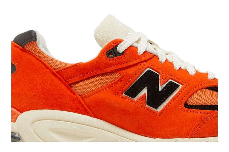 Кроссовки Teddy Santis x New Balance 990v2 Made in USA 'Marigold'