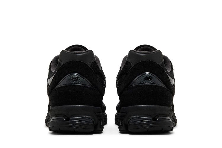 Кроссовки New Balance 2002R 'Black Cat'