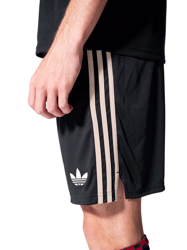 Футбольные шорты FC Bayern Munich Champions League Shorts 25-26