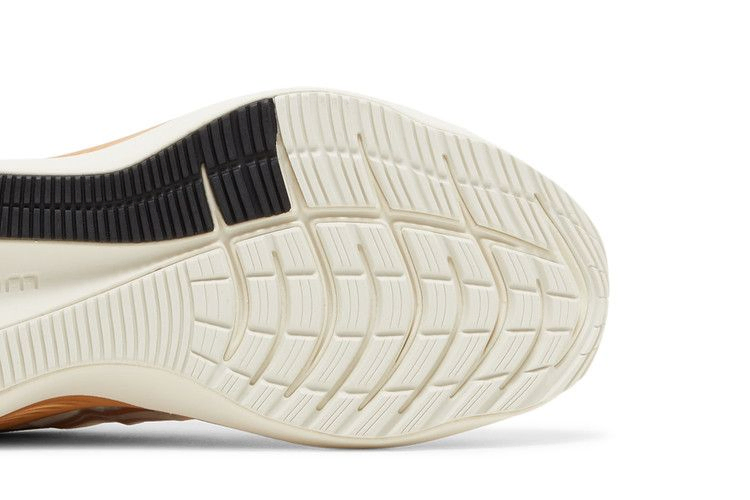 Кроссовки Nike Wmns Winflo 8 Premium 'Sail Metallic Copper Coin'