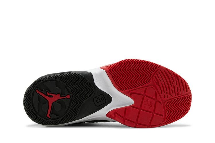 jordan-max-aura-3-gs-bred-da8021-006_03