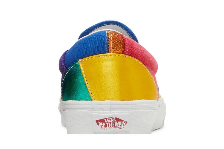 classic-slip-on-pride-patchwork-vn0a33tb44b_06