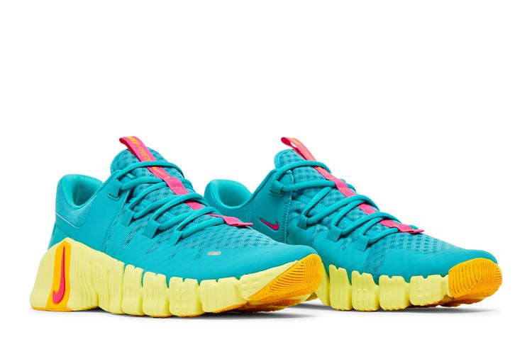 free-metcon-5-dusty-cactus-fierce-pink-dv3949-302_07