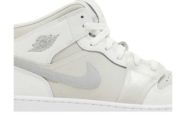 air-jordan-1-mid-se-gs-summit-white-metallic-silver-hq3600-121_01