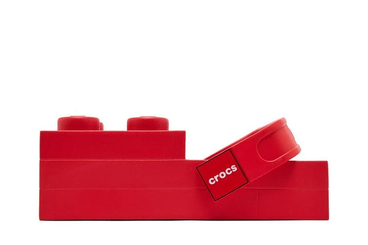 lego-x-crocs-brick-clog-bright-red-211719_3