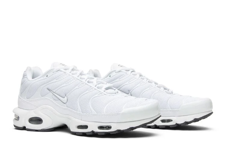 Krossovki-Nike-Air-Max-Plus-White-7