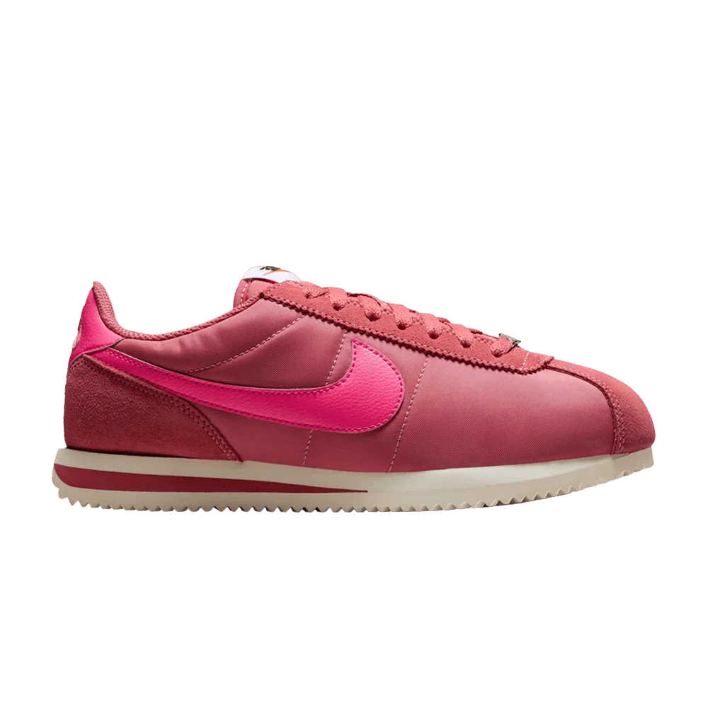 Krossovki-Nike-Wmns-Cortez-Adobe-Hyper-Pink