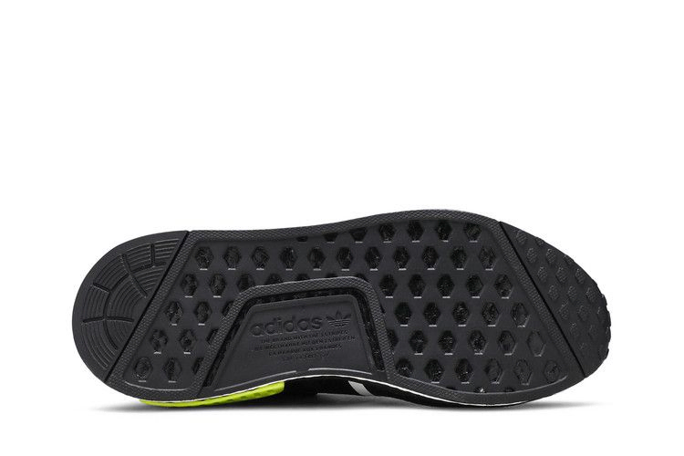 nmd_r1-black-solar-yellow-gv7183_03