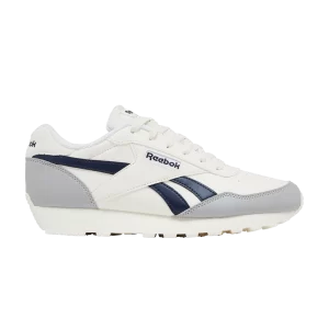 rewind-run-chalk-vector-navy-gv8544-300x300